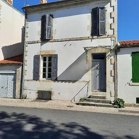 Maison De Avec Terrasse Et Jardin